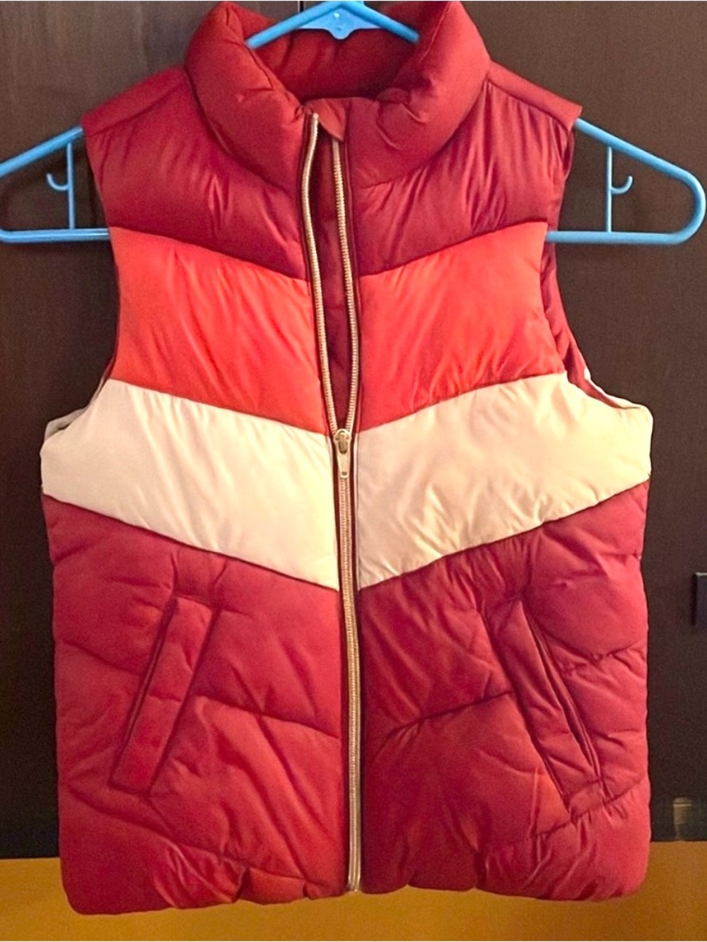 Old Navy Puffy Vest Size S (6-7) Nearly New!